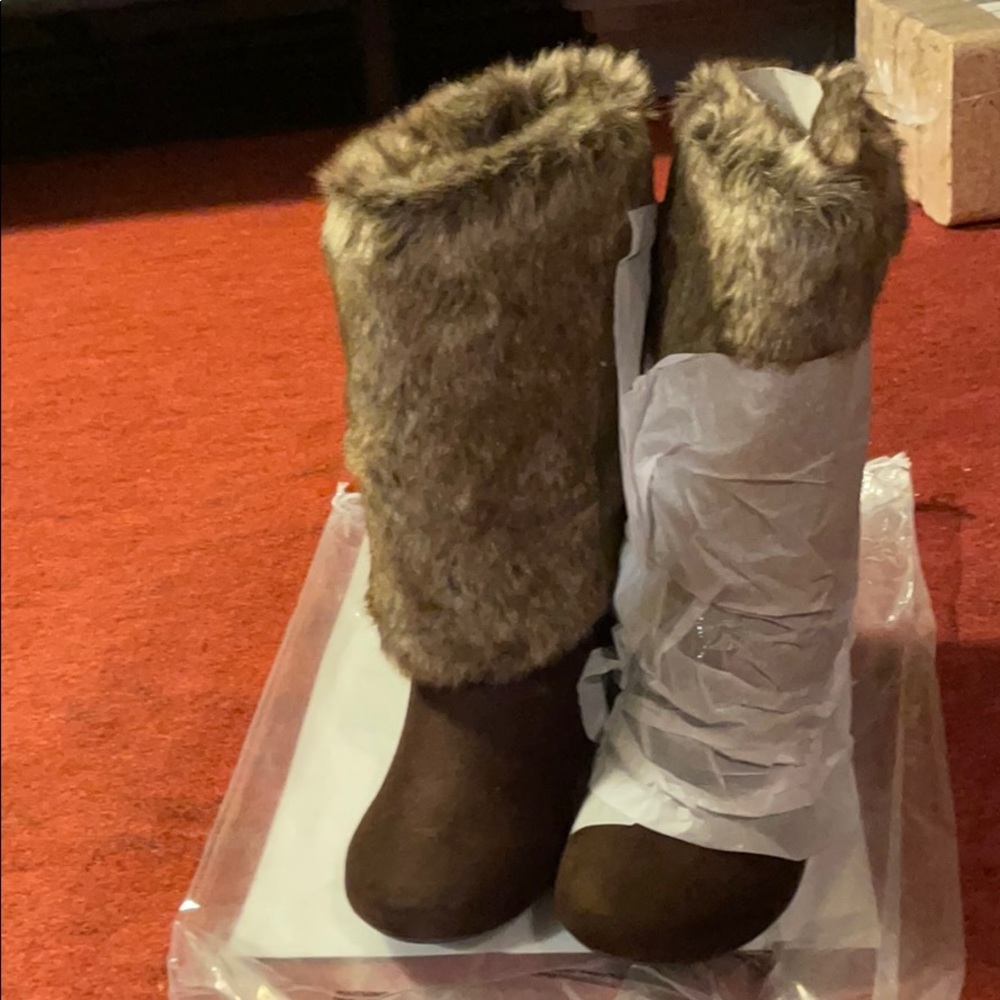 Report “Melany” Faux Fur Boots